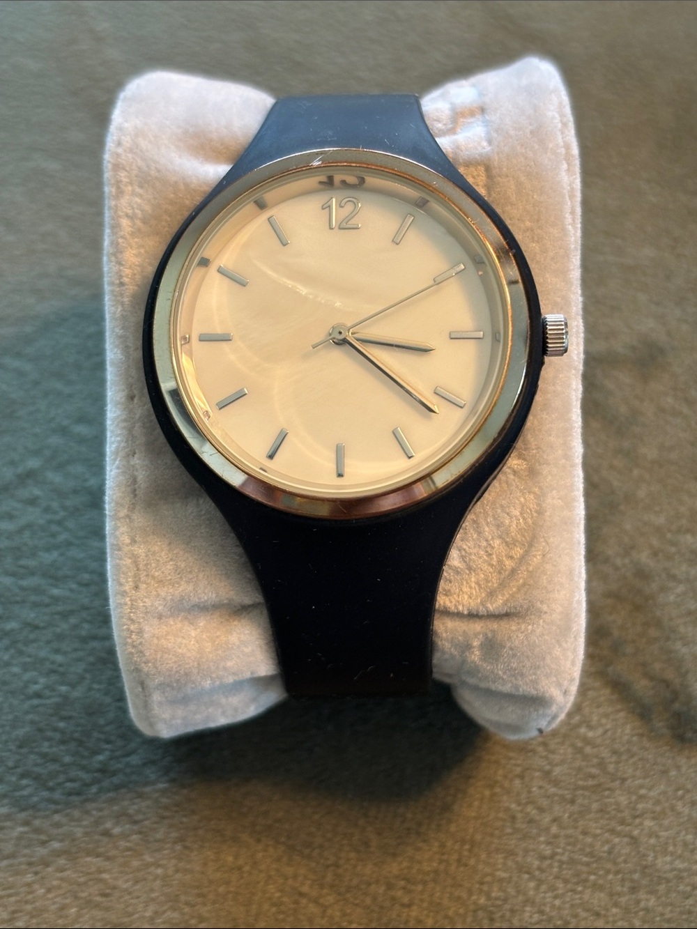 Women’s Black Silicone Strap Watch with White Pearlescent Dial